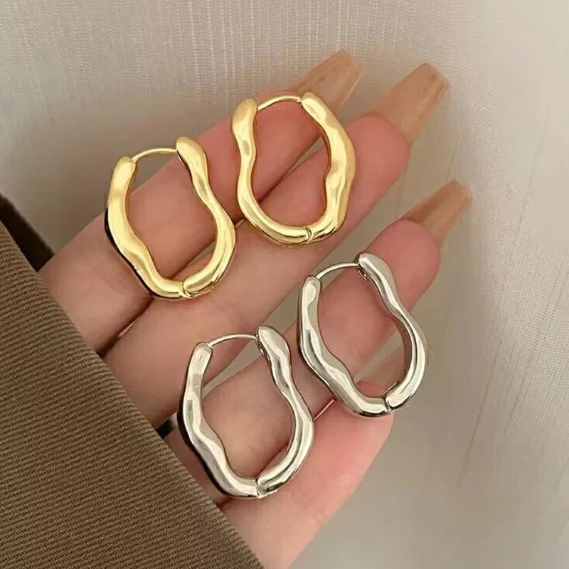 Chic Smooth Metal Hoops